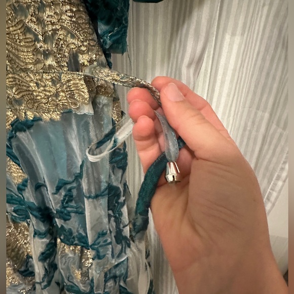 ELLIS JACQUARD TEAL/GOLD VELVET DRESS - DM EXCLUSIVE - MATERNITY FRIENDLY - Picture 5 of 6